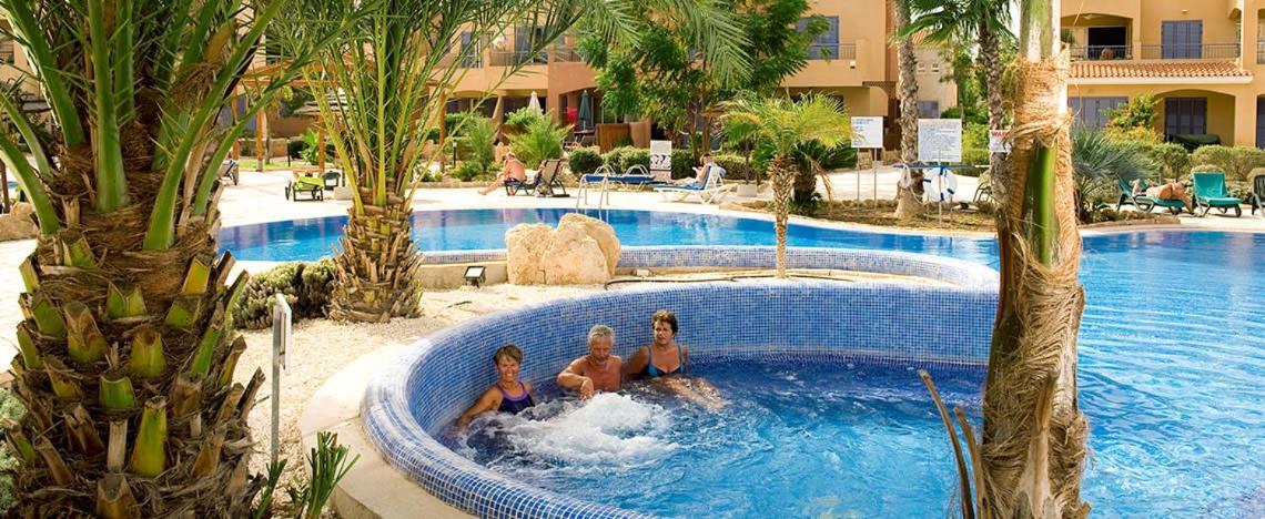 Paphos Limnaria Gardens - Superb Modern 1 Bed Apartment With Pool Views מראה חיצוני תמונה